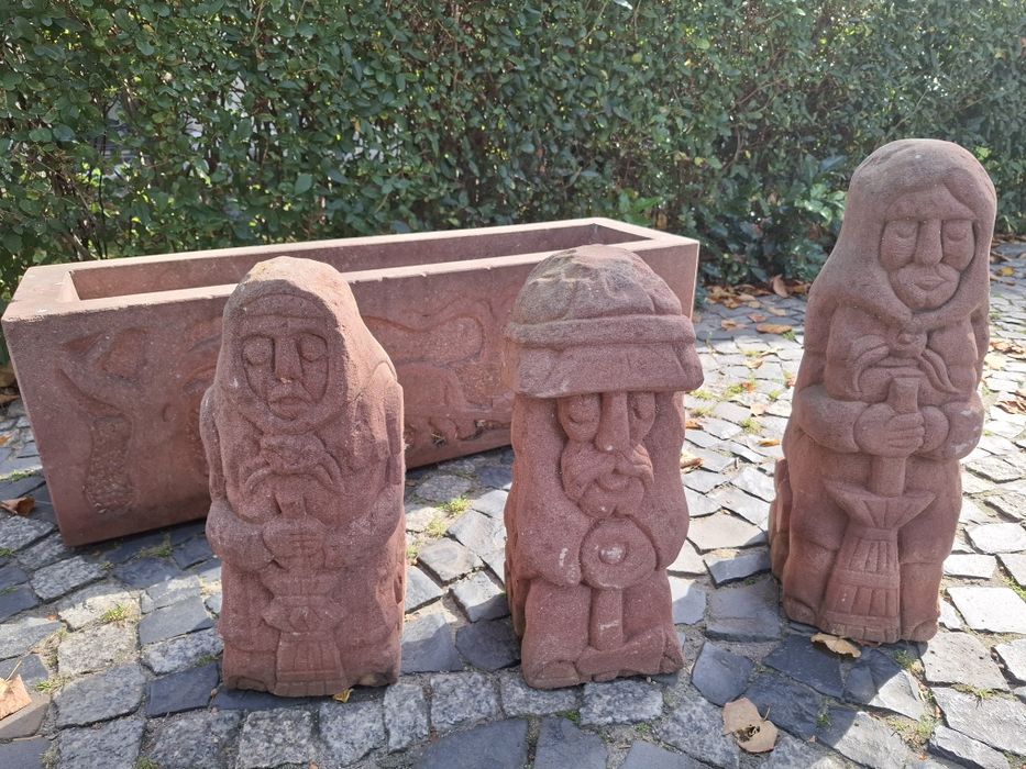 Piaskowiec rzeźby donica