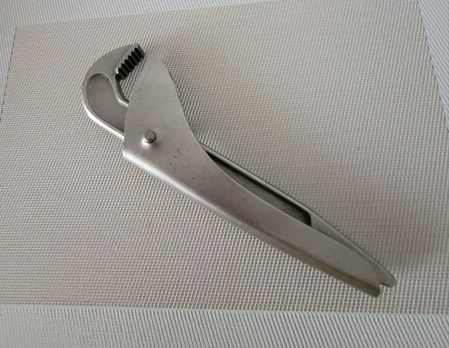 Hydrauliczny klucz typu "żabka"