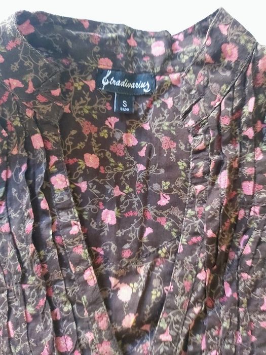 2 blusas com padrão floral, Stradivarius