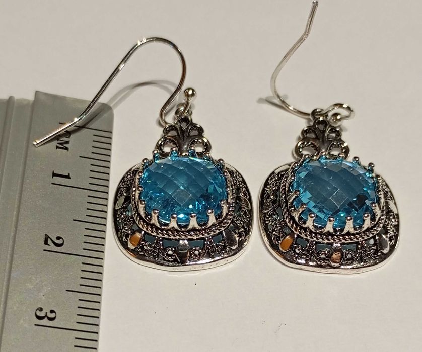 Ażurowe kolczyki z kamieniami turkusowymi