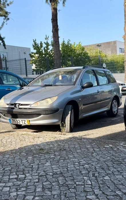 Carro sem nada pra fazer