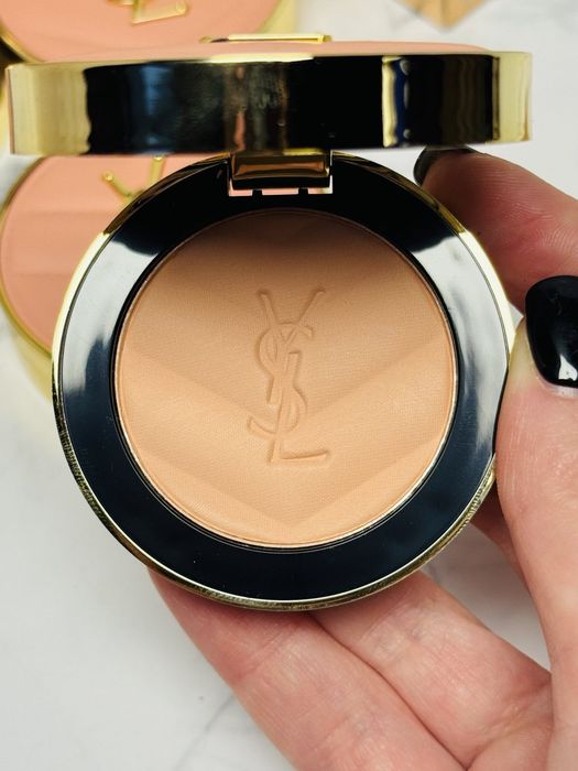 Рум'яна Yves Saint Laurent 24