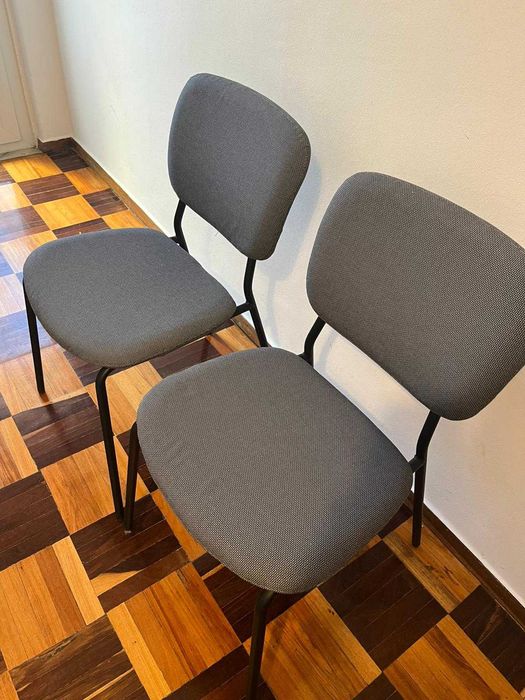 Cadeiras Ikea na cor cinzenta