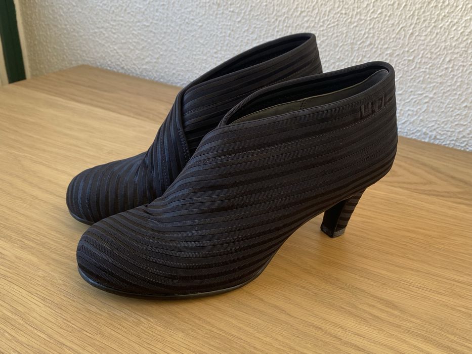 Botins pretos United Nude - tam 36