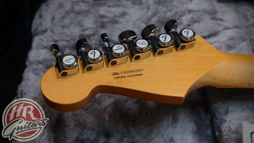 Fender American Ultra Stratocaster HSS, Cobra Blue, USA, 2020 rok
