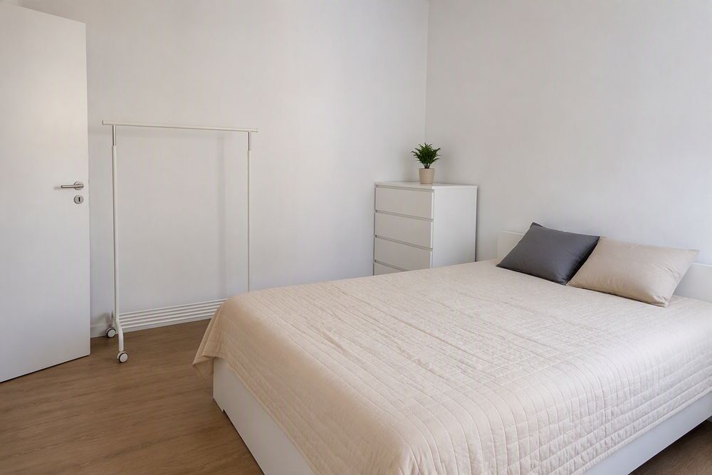 Quartos em Apartamento Remodelado em Massamá | Despesas Incluídas | Desde 530€