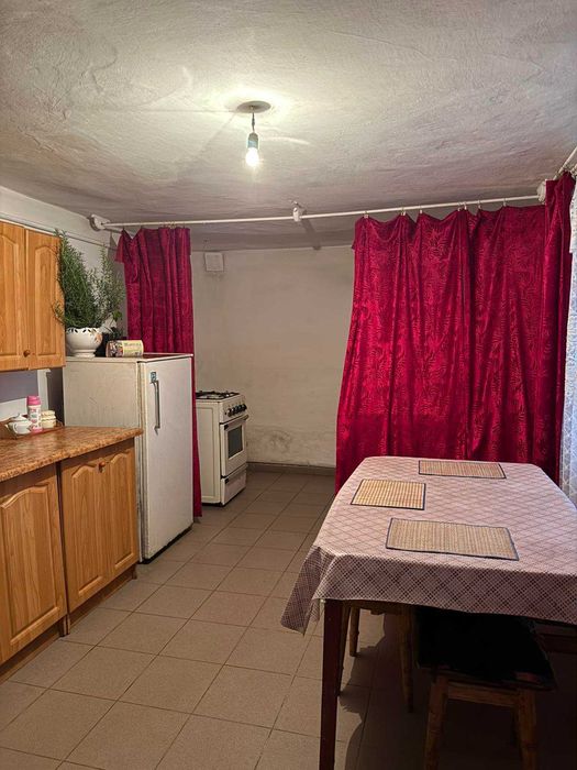 Половина будинку та земельна ділянка 16 сот., с. Батятичі