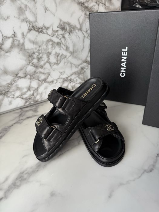 Klapki chanel black leather