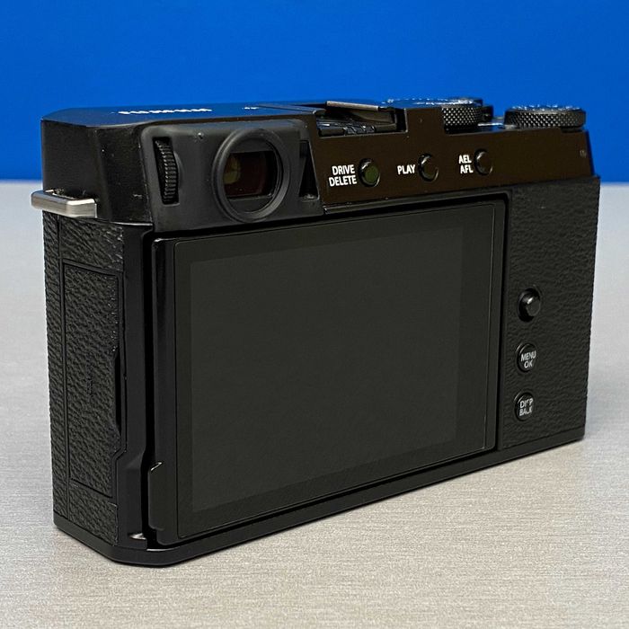 Fujifilm X-E4 (Corpo) - 26.1MP