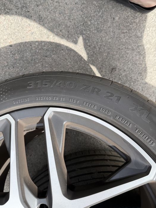 Продам оригінальні диски Mercedes-AMG R21 з літніми шинами Continental