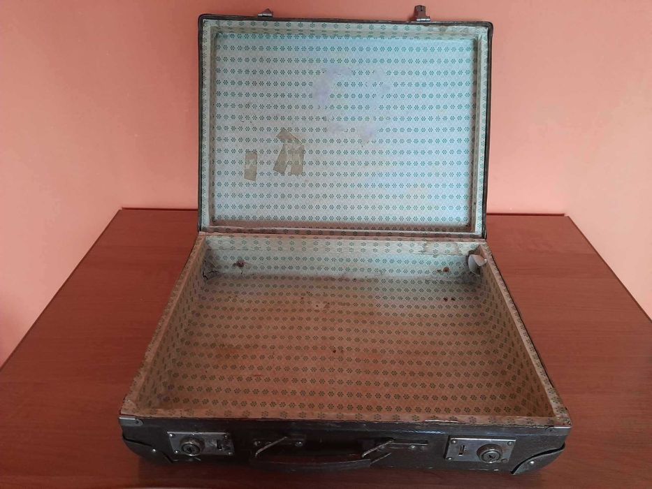 Stara walizka z 1960 roku