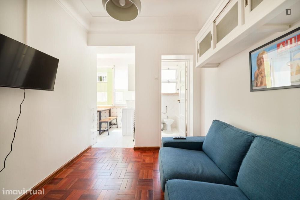 Quarto - localizado em São Sebastião Lisbon