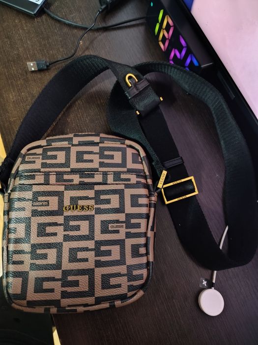 Saszetka Guess idealna