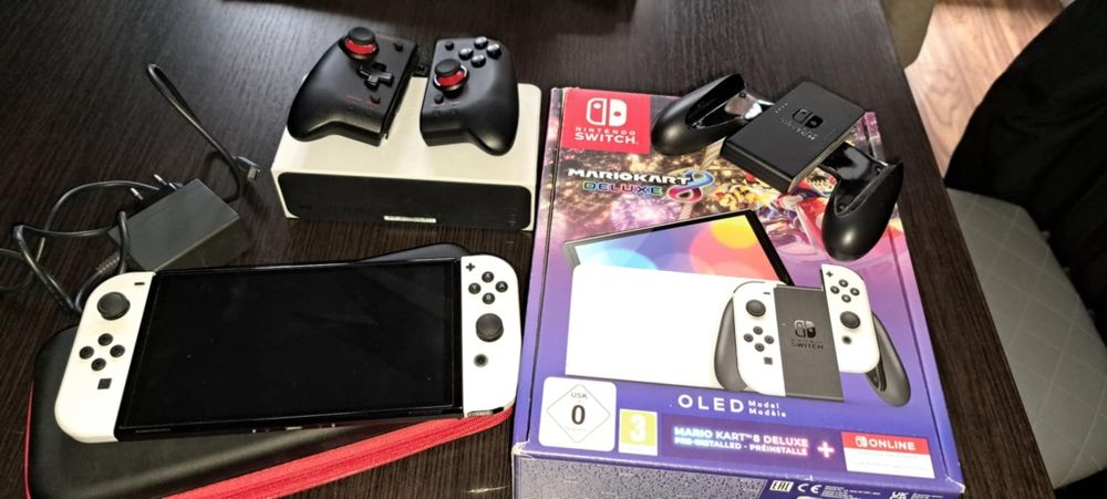 Nintendo Switch OLED Biały na gwarancji plus dodatkowy kontroler+etui