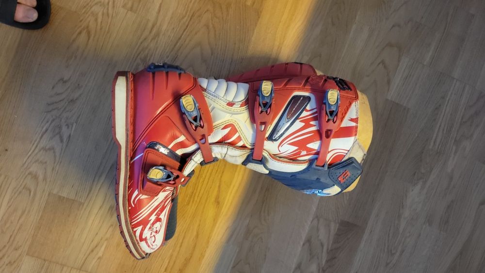 fox m 11. 45 r  мотоботи