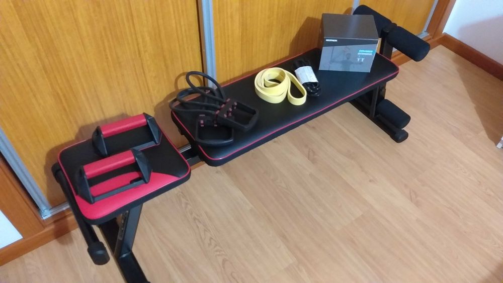 Banco de Musculação e Abdominais + muitos acessórios