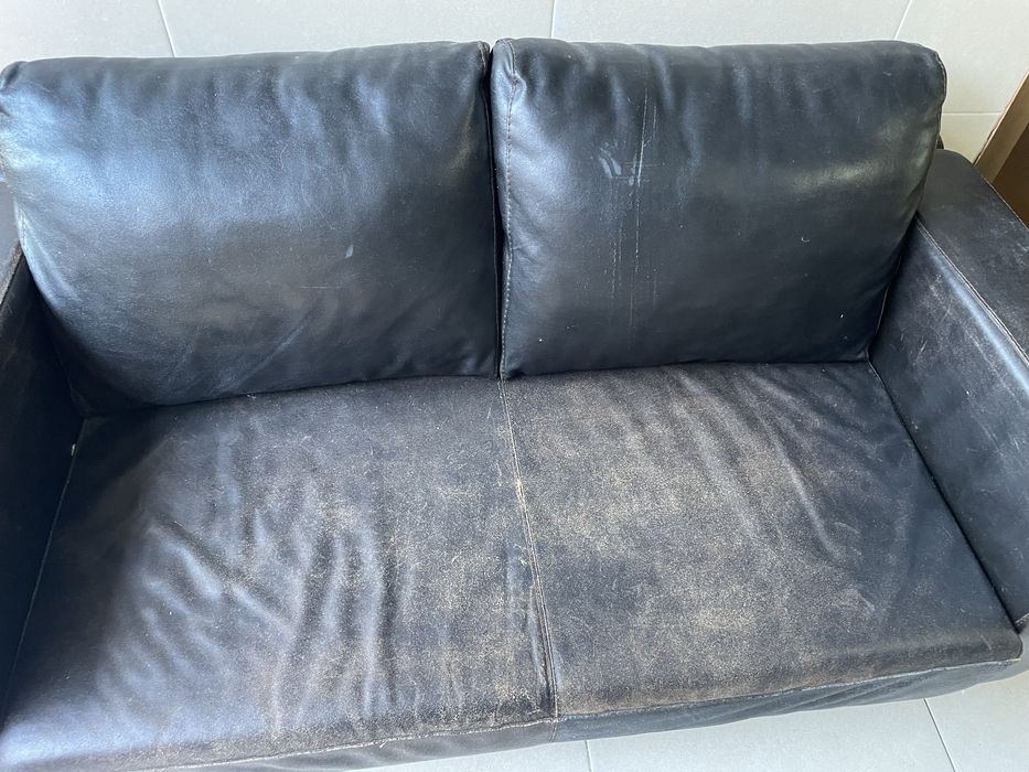 Sofa usado em pele
