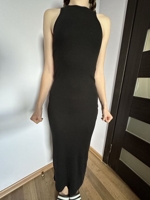 Продам платье  чёрное Papaya