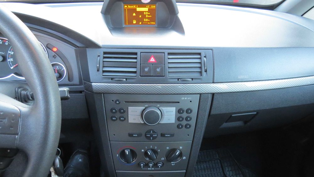 piekna meriva 1.6 105 km swiezo sprowadzona