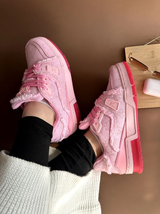 Louis Vuitton Trainer Triple Pink