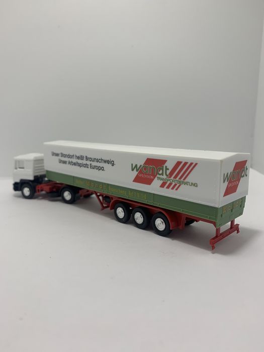 MAN com reboque da Herpa escala H0 1/87