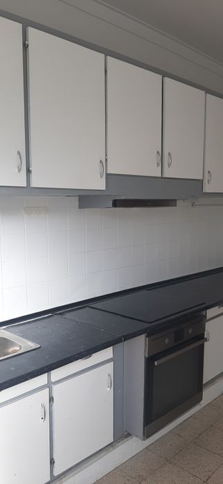 Almada T2 bem localizado.