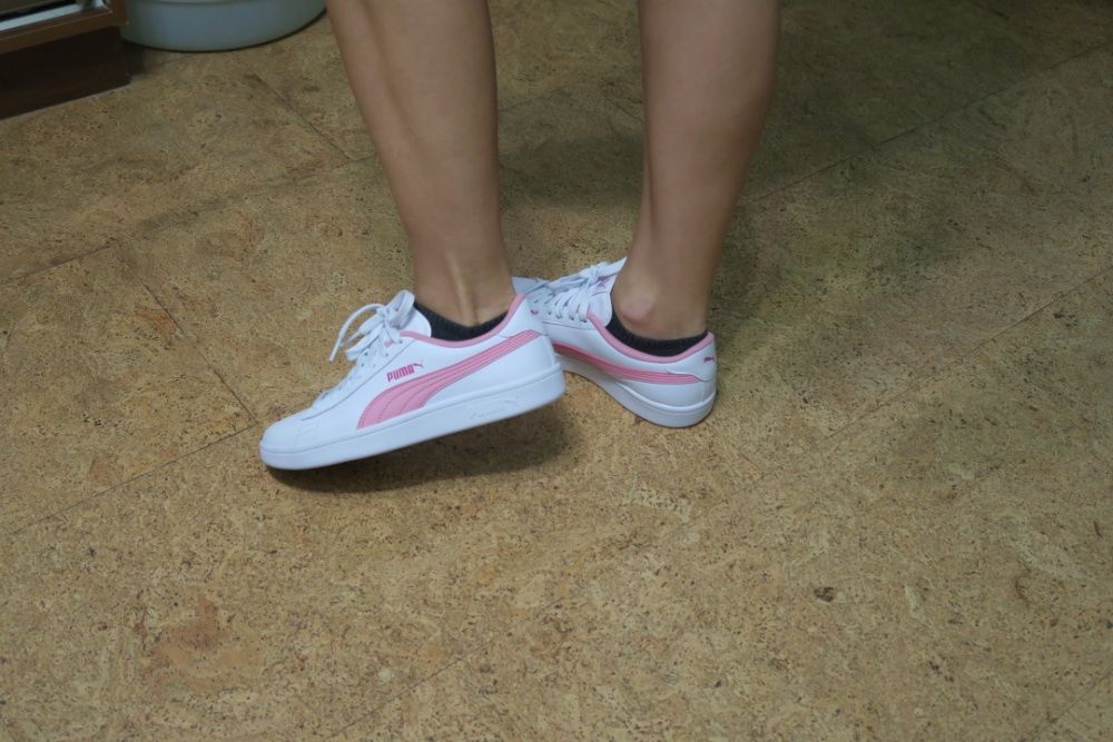 Белые кожаные кроссовки PUMA 37- 37,5, оригинал, сникерсы, лоутопы