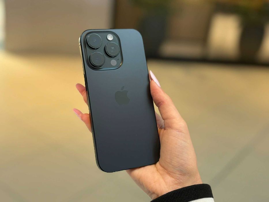 iPhone 16 pro 256 GB Black Titanium / eSIM