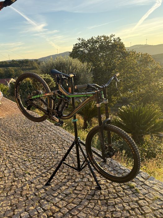 Giant Glory 2 — Downhill / DH