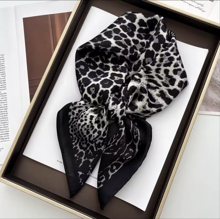 Шовкова хустка леопардова штучний шовк Шелковый платок леопард
