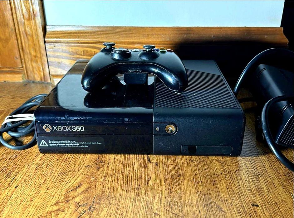 Ігрова приставка Xbox 360E 500GB