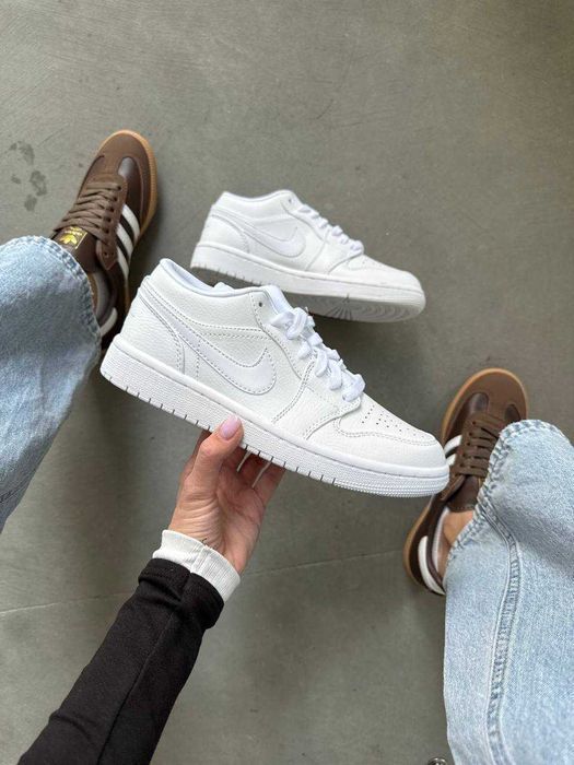 Кросівки Nike Air Jordan Low Triple white premium