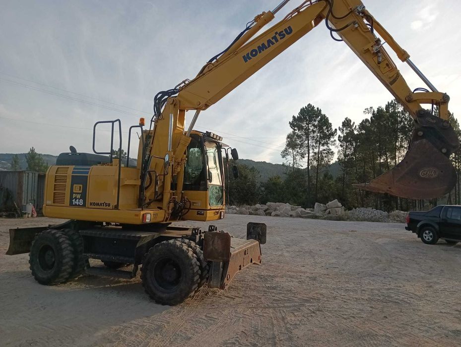KOMATSU PW148 de 2016, em muito bom estado.