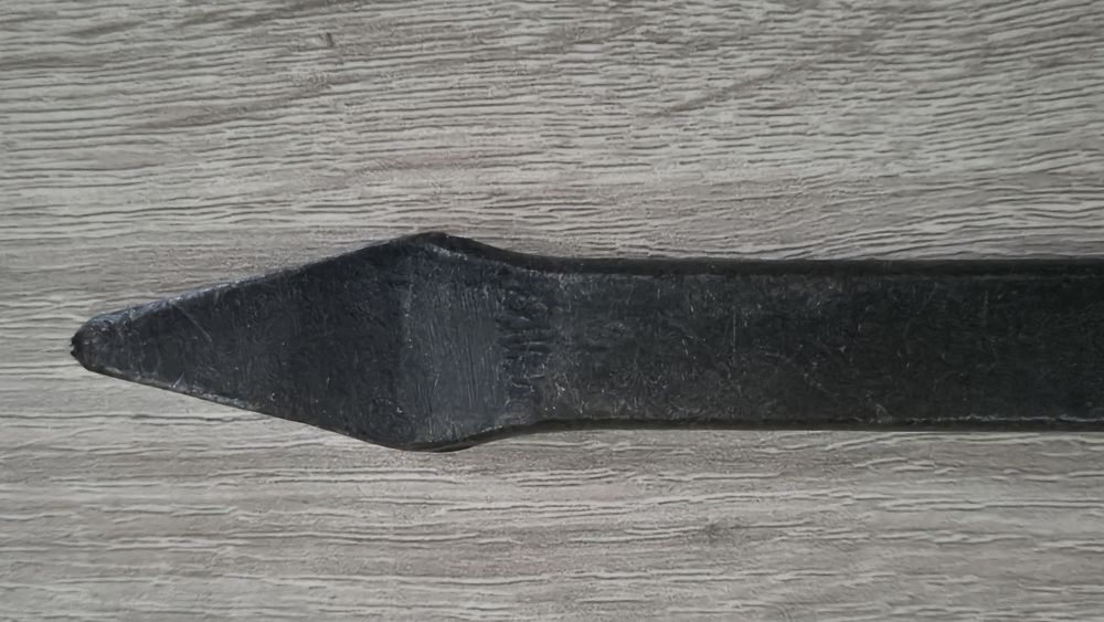Stare narzędzia PRL  szczypce do blachy, dłuto