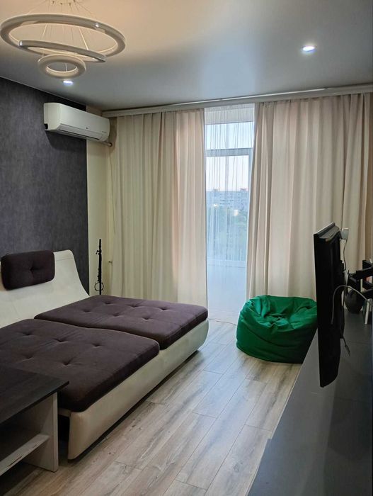 + Продам  2 кім. квартиру пр.Соборний , 39999 дол.