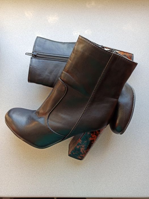 Buty na słupku Botki Hotsoles London rozmiar 39