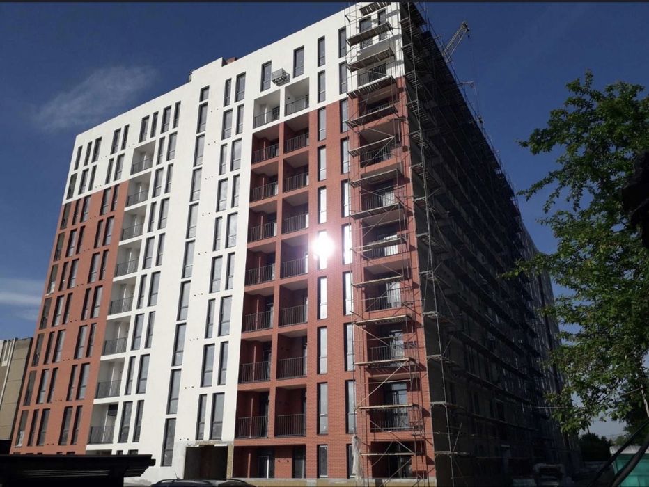 Сімейна квартира в новобудоаі з газом.