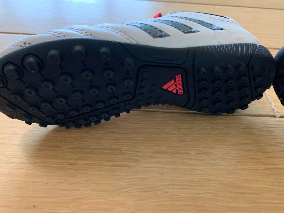 Buciki turfy do piłki nożnej w rozm. 29 Adidas