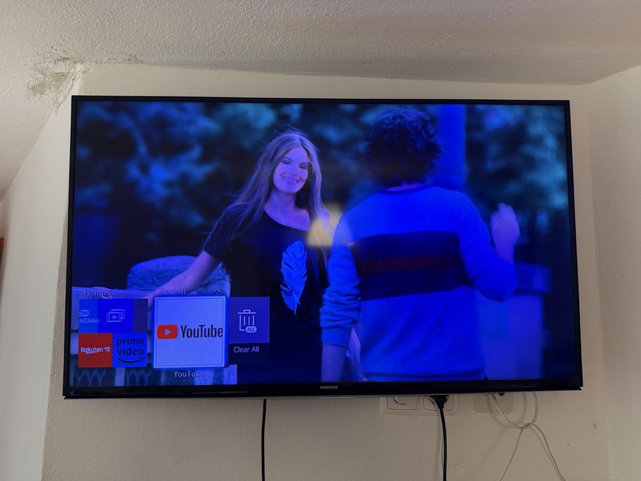 32-inch 3d Samsung LED TV & Computer Table