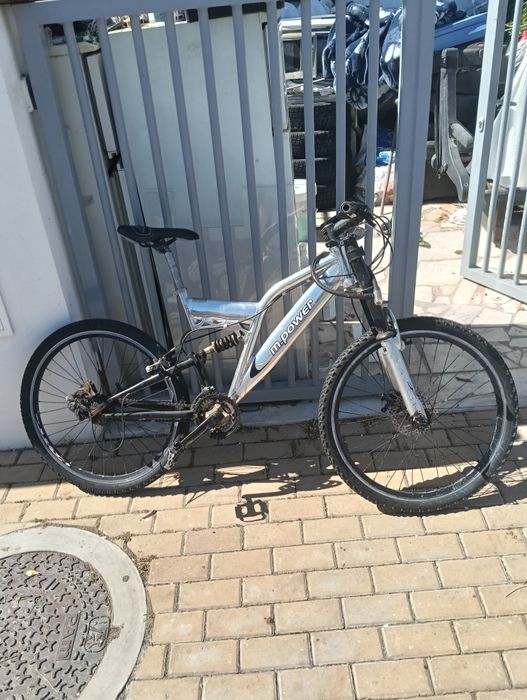 Bicicletas downhill (duas )