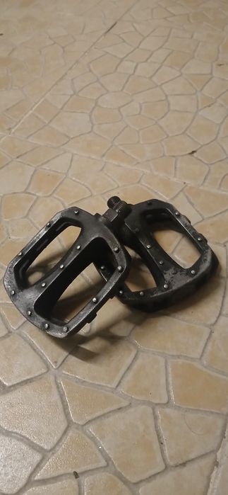 Pedais de ferro bicicleta