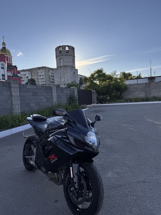 Продам SUZUKI GSXR-750
