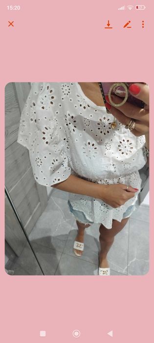 Biała bluzka haftowana