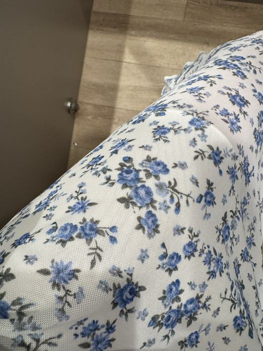 Літня сукня , з квітковим принтом