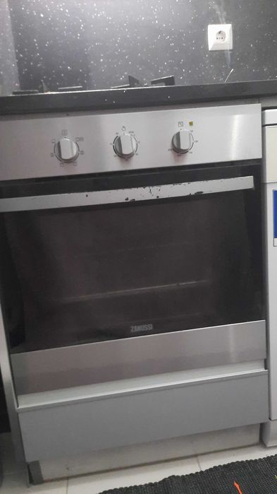 Forno Zanussi  cinza