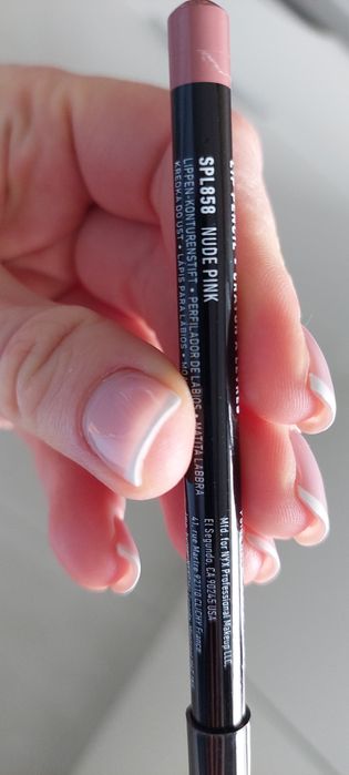 NYX lip pencil 858 nude pink