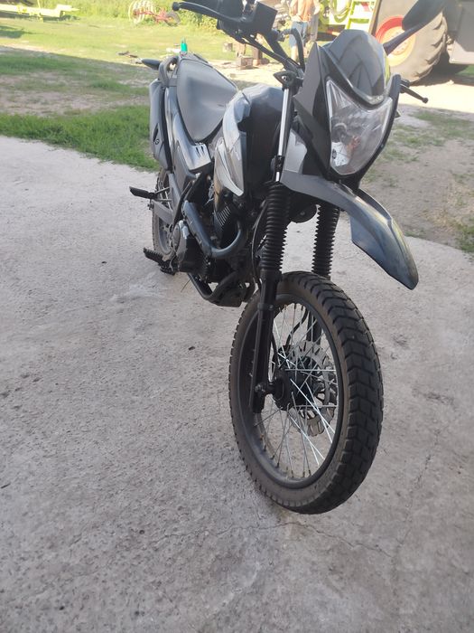 Продам мотоцикл Лонсін 200