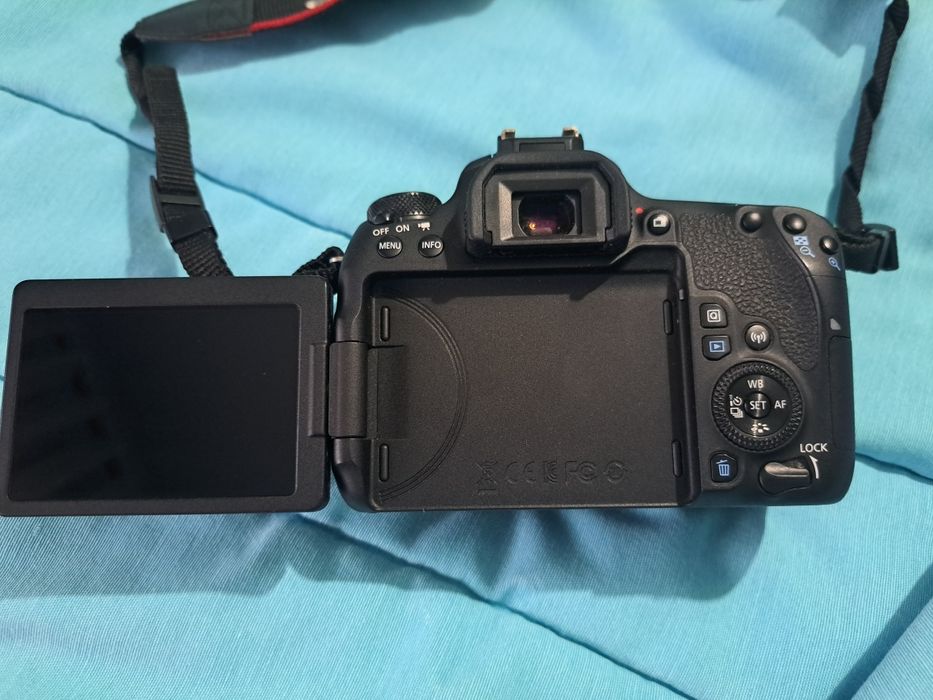 Canon 77d + lente 18-200