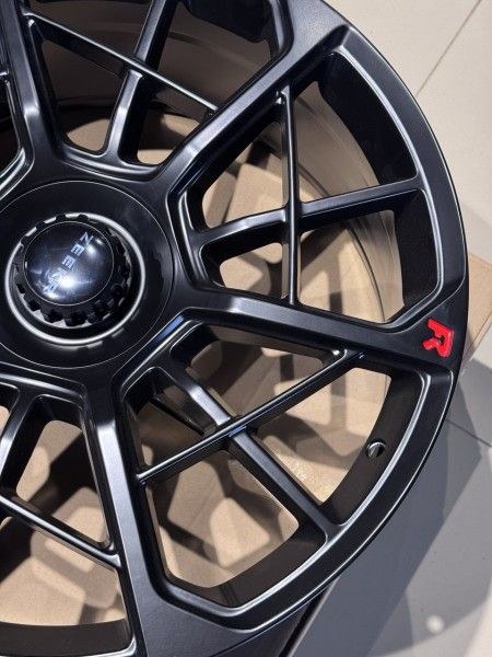 Диски Zeekr 001 FR 22