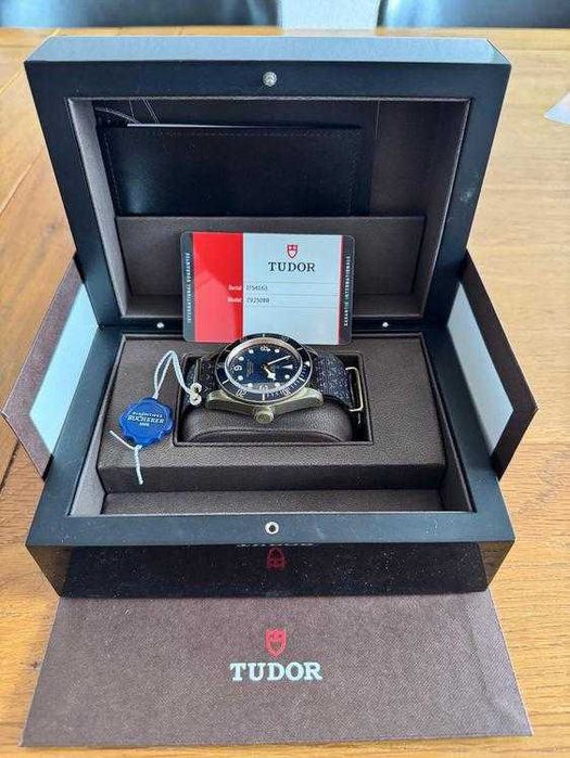 Tudor Black Bay Edição Limitada
